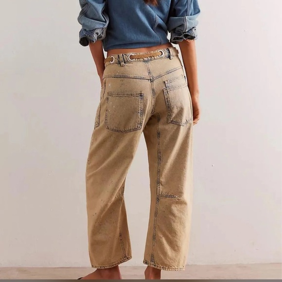 Free People / We The Free Moxie Low Slung Pull On Barrel Denim / Boho Jeans - Picture 3 of 3